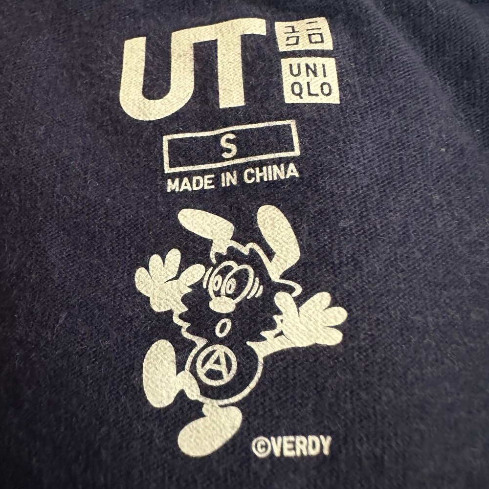 Uniqlo Verdy Men's Blue T-Shirt Crank It Up Rise Again Size Small Cotton